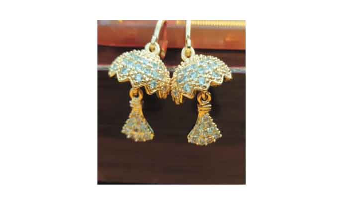 স্টাইলেস GOLD PLATED কানের ঝুমকা মেয়েদের
