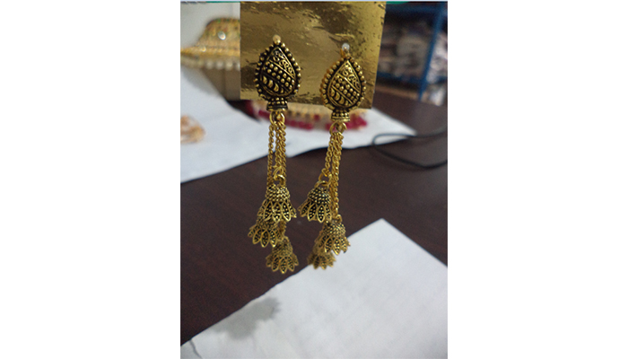 চেইন ঝুমকা কানের দুল