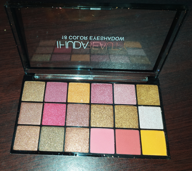 18 Color Eyeshadow